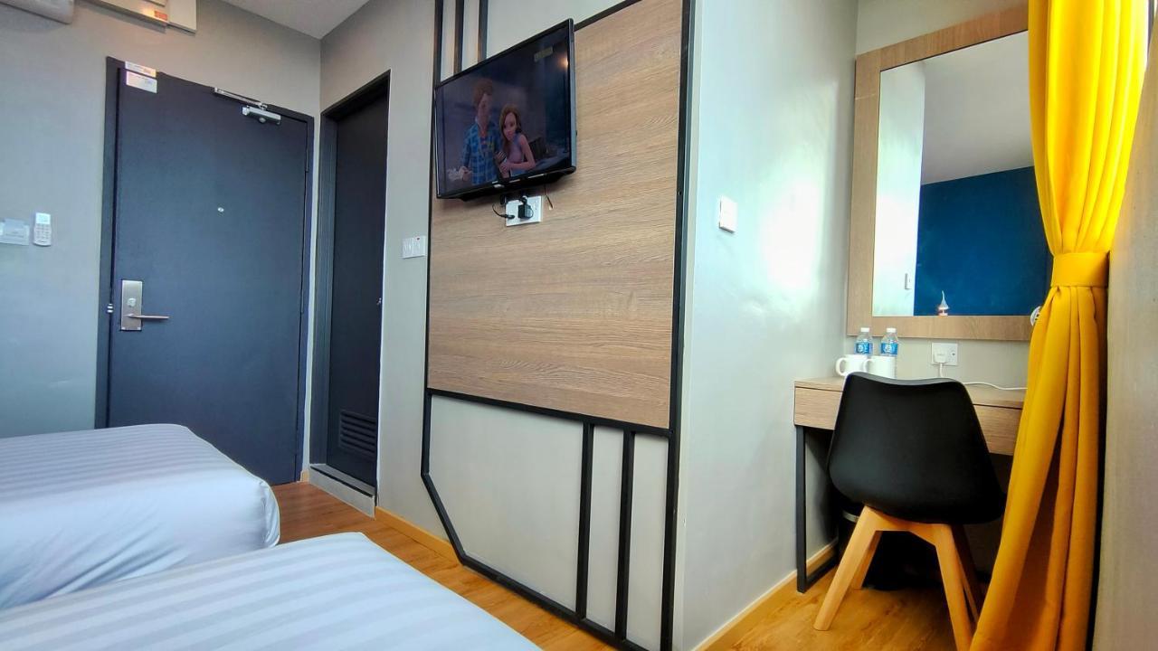 Uptown Hotel Семпорна Екстериор снимка